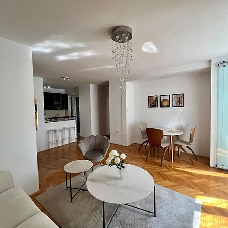 Ruby Luxury Central Apartment 斯科普里 外观 照片