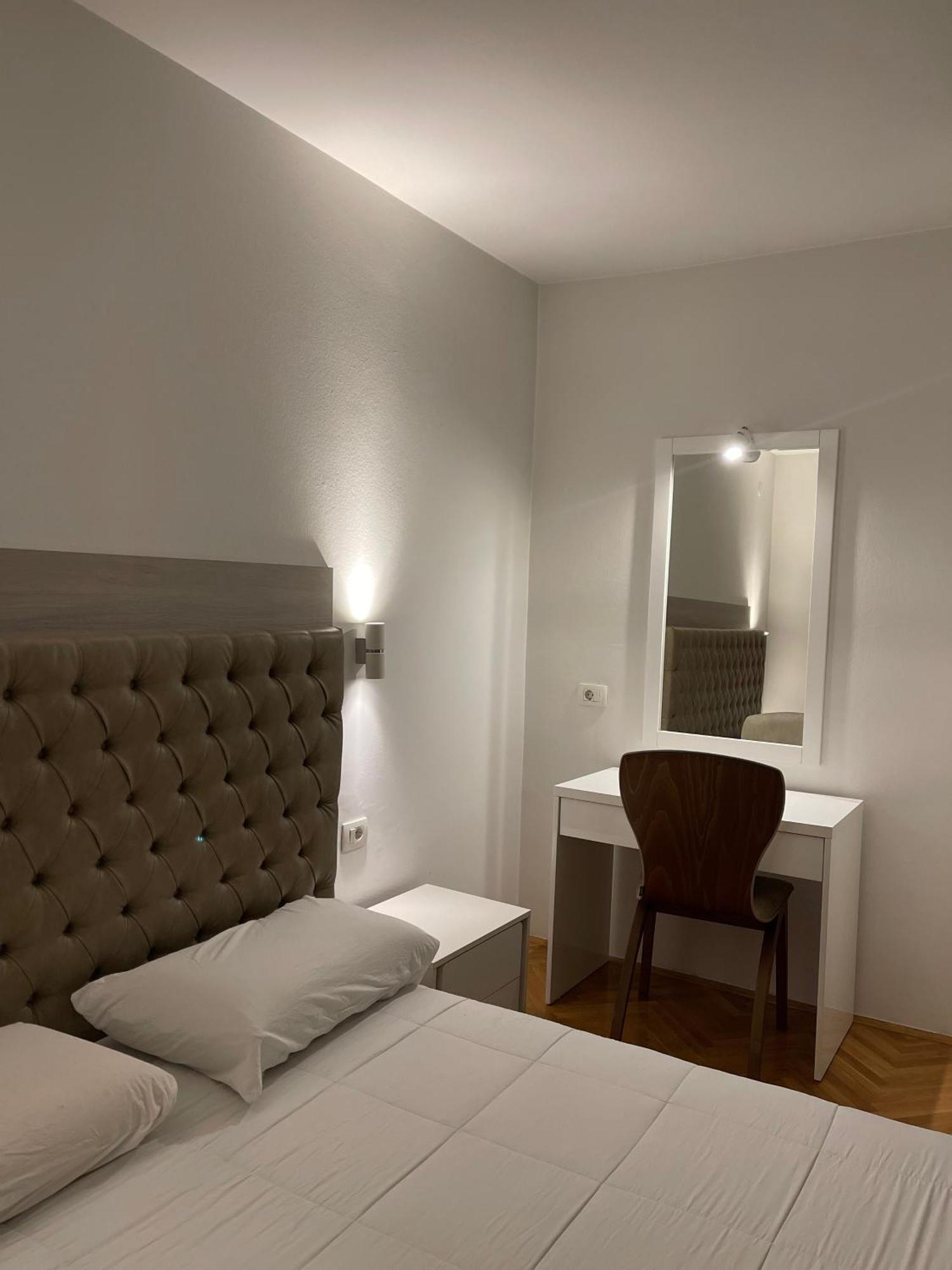 Ruby Luxury Central Apartment 斯科普里 外观 照片
