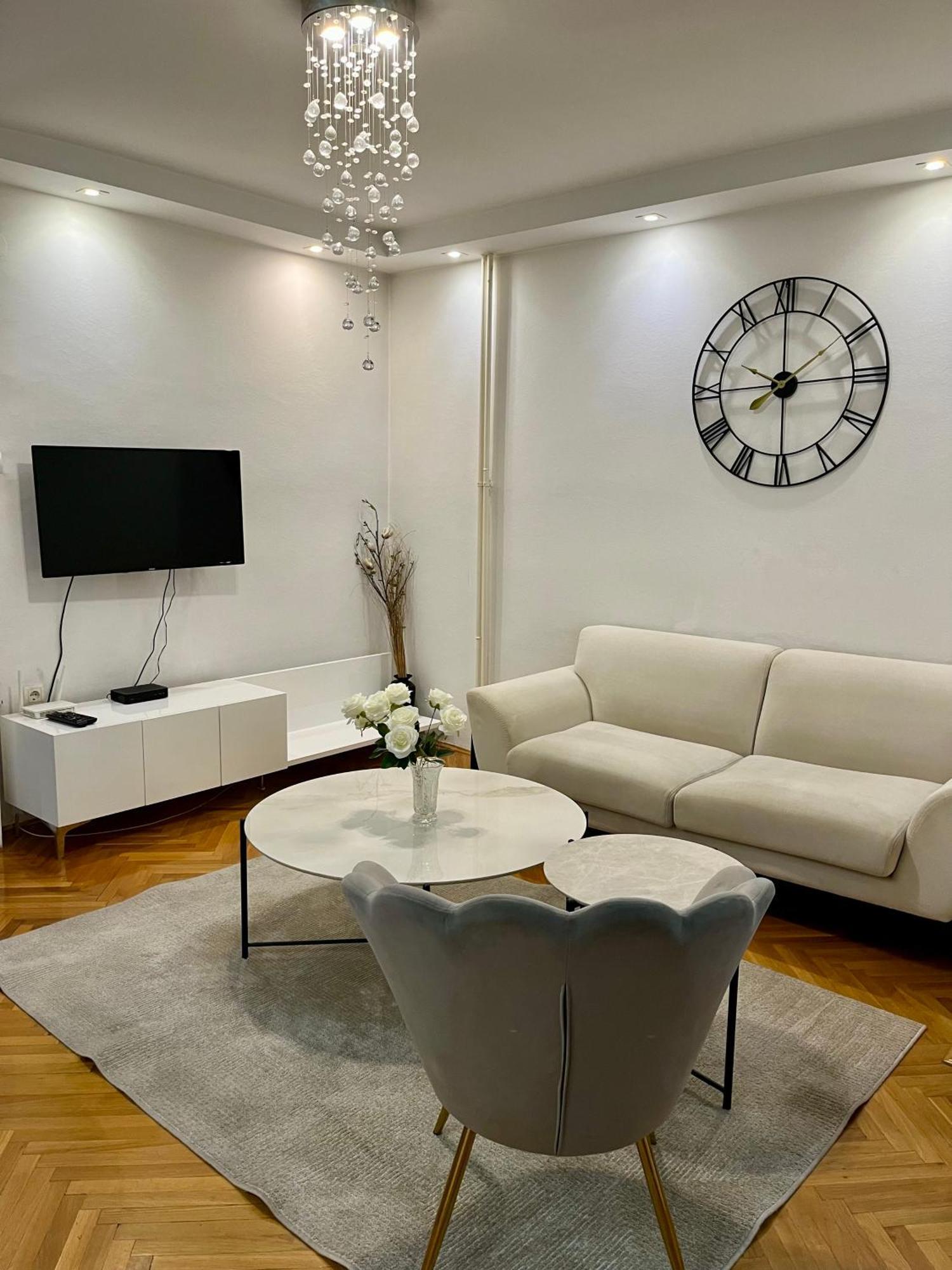 Ruby Luxury Central Apartment 斯科普里 外观 照片