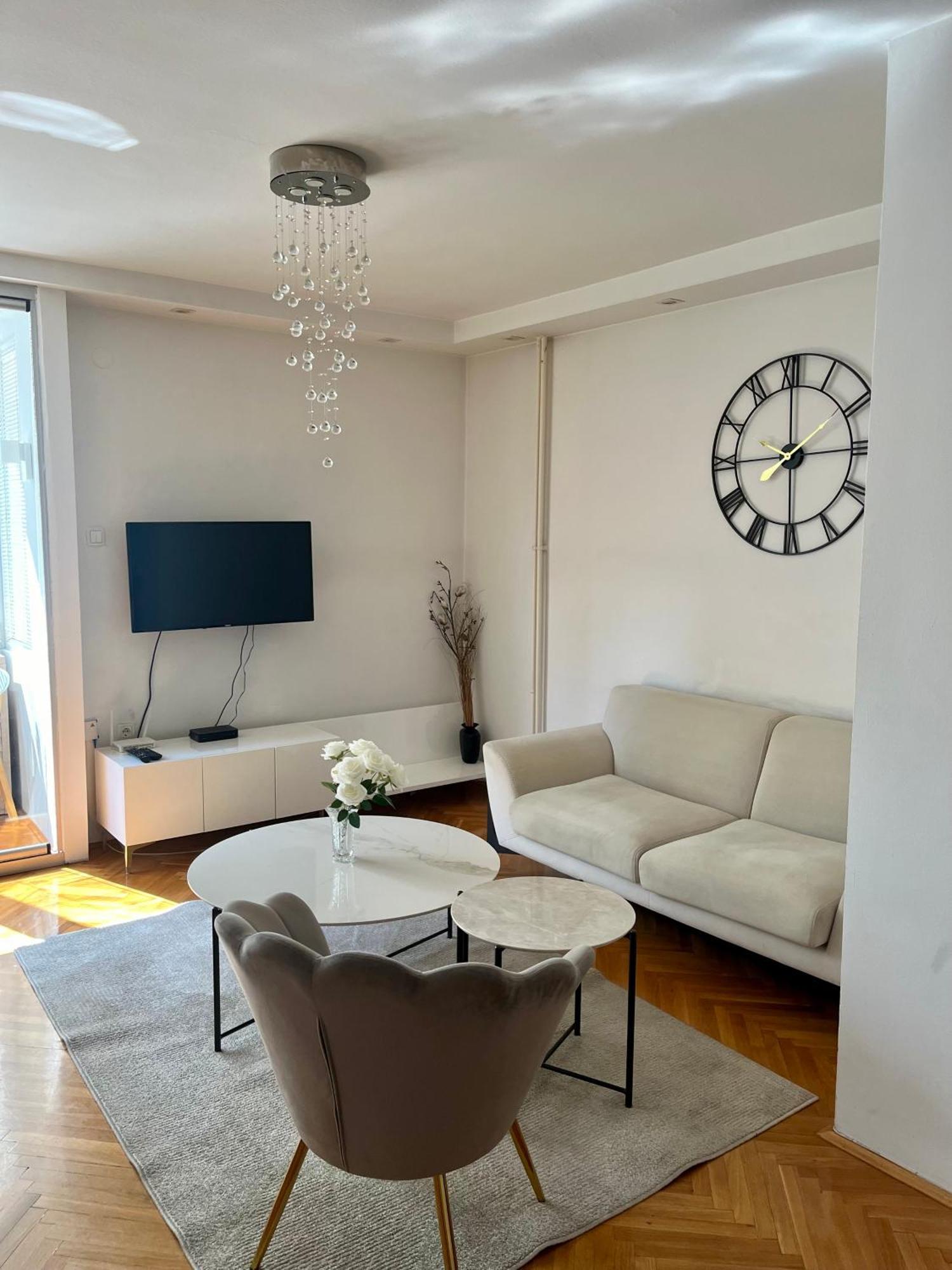 Ruby Luxury Central Apartment 斯科普里 外观 照片